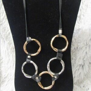 Hammered 3 tones necklace